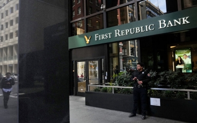To NYSE διαγράφει τις μετοχές της First Republic Bank