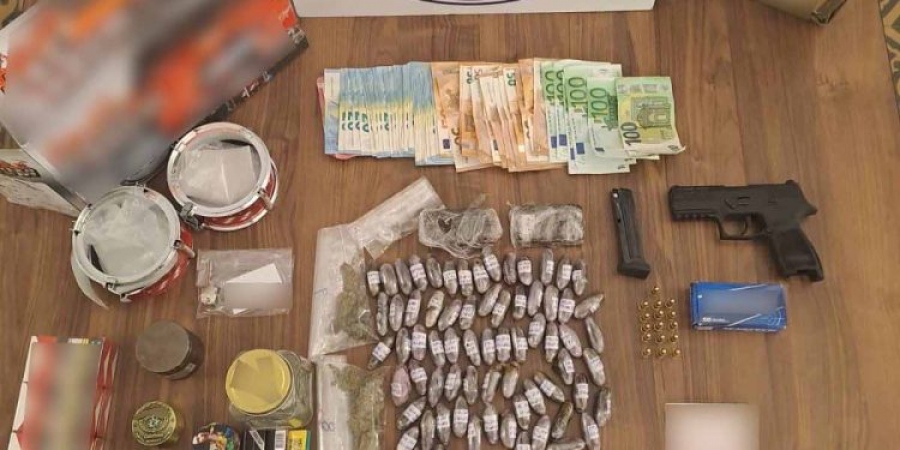 Εξαρθρώθηκε εγκληματική οργάνωση που διακινούσε ναρκωτικά στην Αττική - Συνελήφθησαν τρεις, ο ένας αστυνομικός