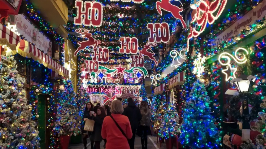 Το εορταστικό ωράριο στην αγορά - Ποιες Κυριακές θα είναι ανοιχτά τα μαγαζιά