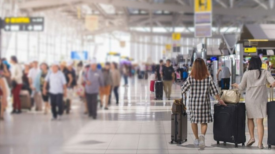 Ποιες υπηρεσίες θα πλήρωναν έξτρα οι τουρίστες σε αεροδρόμια ΗΠΑ-Καναδά