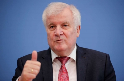 Seehofer (ΥΠΕΣ Γερμανίας): Θετικός στον κορωνοϊό παρότι είχε εμβολιαστεί