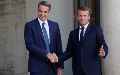 Η υποδοχή του Κυριάκου Μητσοτάκη από τον Emmanuel Macron