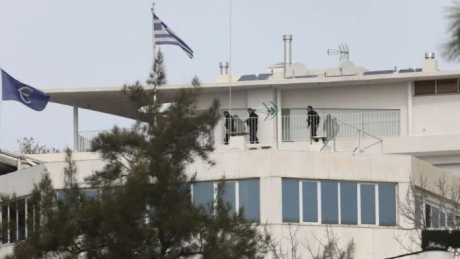 Ναυτιλιακή European Navigation - Η δικαστική διαμάχη της οικογένειας και η αγωγή μαμούθ 325,5 εκατ. μεταξύ των αδερφών Καρνέση