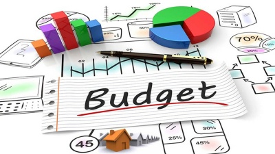 Προϋπολογισμός 2019: Επιστρέφει αναδρομικά 1,2 δισ. σε ένστολους - Στοχεύει σε ανάπτυξη 2,5%, πλεόνασμα 4,3%, ιδιωτικοποιήσεις 1,2 δισ