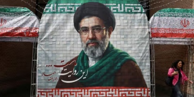 Αποφασιστικότητα - Pezeshkian και Khamenei συζήτησαν για πόλεμο κατά των ΗΠΑ και την οικονομία του Ιράν