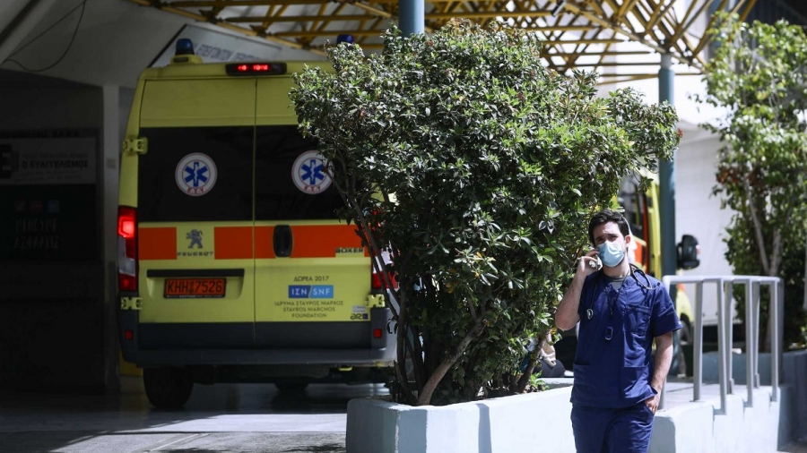 Γεμίζουν οι ΜΕΘ του Ευαγγελισμού - Μπουλμπασάκος: Ανεμβολίαστοι το 90% των ασθενών