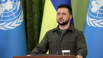Ο Zelensky περιορίζει και άλλο τις ελευθερίες των Ουκρανών – Παρατείνει για τρεις μήνες τον στρατιωτικό νόμο