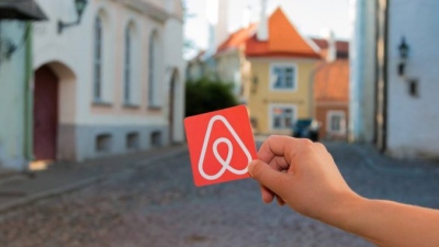 Airbnb: Top καλοκαιρινοί προορισμοί σε Ελλάδα - Τάσεις σε Ελληνες ταξιδιώτες