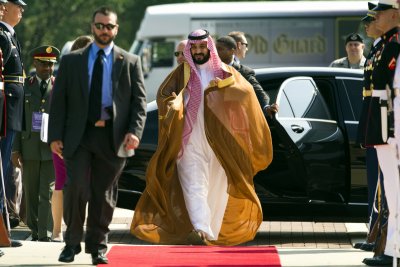 Σαουδική Αραβία: Πάνω από 200 συλλήψεις στις επιχειρήσεις κατά της διαφθοράς - Ανακαλύφθηκε υπεξαίρεση 100 δισ. δολαρίων