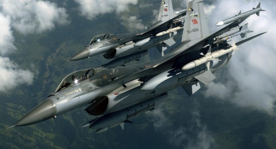 Νέες προκλήσεις από την Άγκυρα - Μια εμπλοκή και 25 παραβιάσεις από τουρκικά μαχητικά στο Αιγαίο