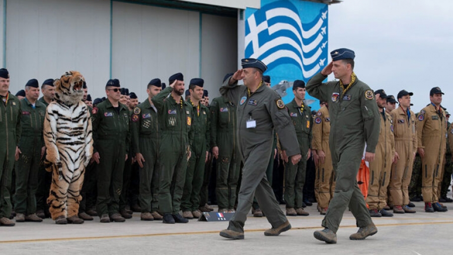 Άσκηση Tiger Meet - Με ελληνικά F16 και γαλλικά Rafale πραγματοποιήθηκε η συμβολική πτήση πάνω από την Ακρόπολη