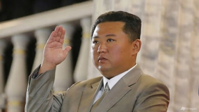 «Ανίκητες ένοπλες δυνάμεις» υπόσχεται να φτιάξει ο Kim Yong un