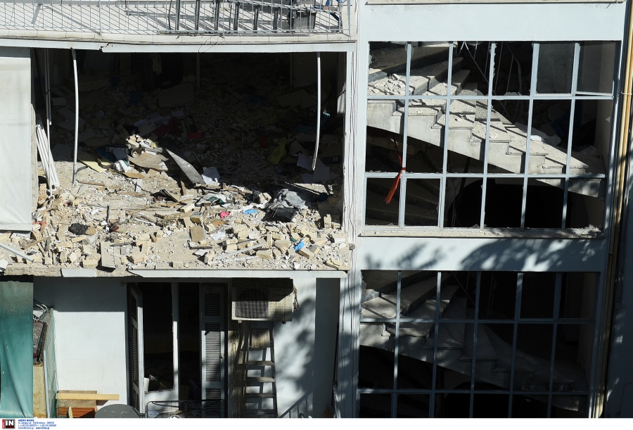 Έκρηξη στους Αμπελόκηπους: Άνοιξε η αυλαία της δίκης με εντάσεις και συνθήματα - Ρωμανός και άλλοι 4 στο εδώλιο