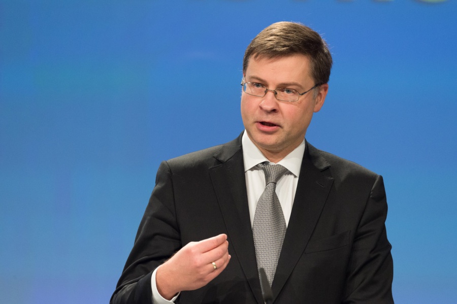 Dombrovskis: Δεν αποκλείω θετικές εκπλήξεις από την ελληνική οικονομία