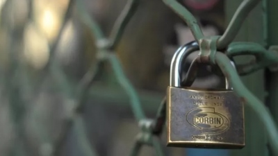 ΑΑΔΕ: «Λουκέτο» σε 2 επιχειρήσεις σε παραλία της Ρόδου και την Γιάλοβα Μεσσηνίας