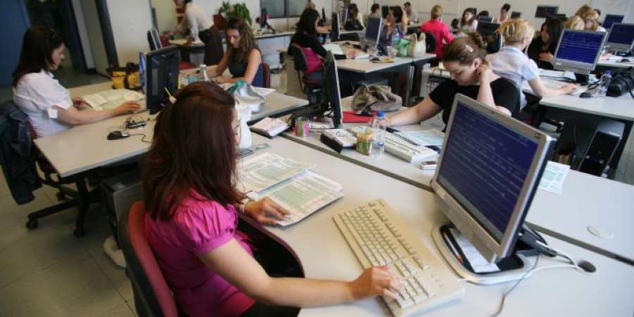 Εγκύκλιος για δημοσίους υπαλλήλους: Με τηλεργασία ή back office έως την 31η Αυγούστου 2020