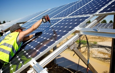 Δέσμη κινήτρων για τη δημιουργία Ενεργειακών Κοινοτήτων – Τι προβλέπει το σχετικό νομοσχέδιο