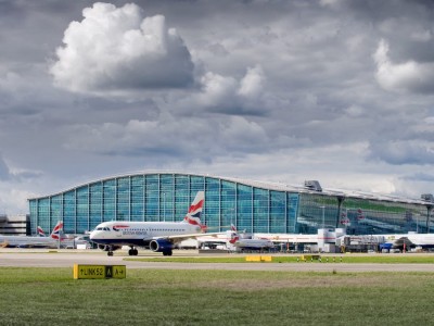 Heathrow κατά βρετανικής κυβέρνησης: Στραγγαλίζετε την οικονομία – Απώλειες δεκάδων χιλιάδων θέσεων εργασίας