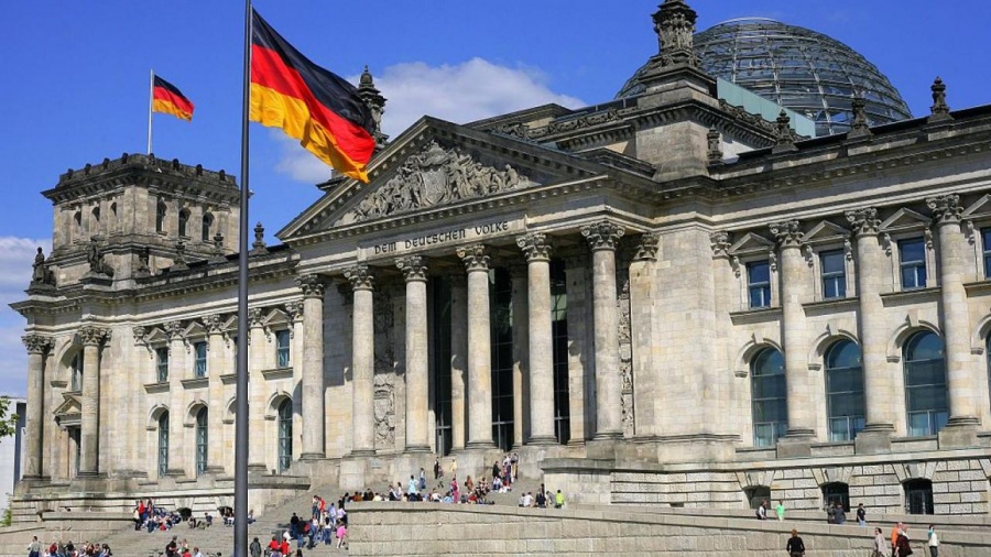 Γερμανικά κόμματα: Συνέπεια της συνεργασίας με την ακροδεξιά η πολιτική κρίση στην Αυστρία