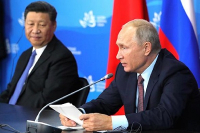 Ο Putin στην Κίνα – Η ρωσική αρκούδα συναντά τον κινεζικό δράκο στον Δρόμο του Μεταξιού και μαζί αποτελειώνουν τις ΗΠΑ