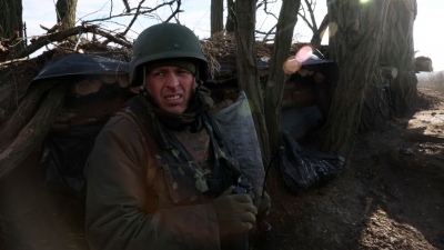 Οι οχυρώσεις καταρρέουν σαν τραπουλόχαρτα - Ρωσικές FAB-500 ισοπεδώνουν τους Ουκρανούς στην Hulyaipole (vid)