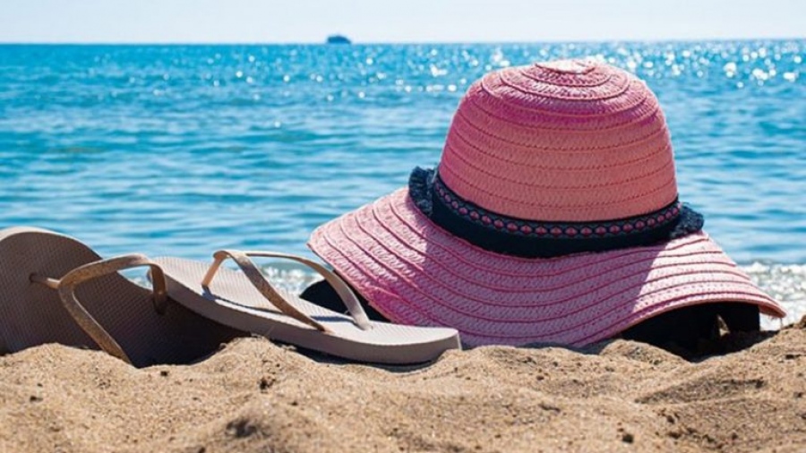 Ποια σεζόν ταξιδεύουν οι Βρετανοί - Οι κρατήσεις σε Ελλάδα