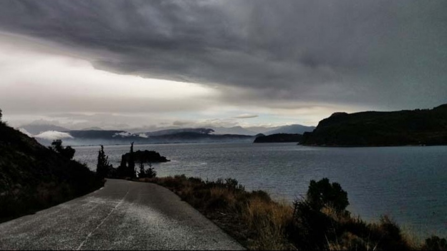 Καταιγίδες σαρώνουν την Κέρκυρα - Πλημμύρισε το ιστορικό κέντρο