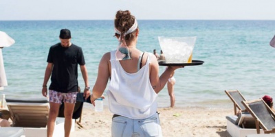 Τα πρωτόκολλα λειτουργίας για οργανωμένες παραλίες, τουριστικά οχήματα, σκάφη αναψυχής, μαρίνες και πισίνες σε όλη της χώρα