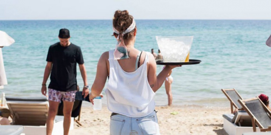 Τα πρωτόκολλα λειτουργίας για οργανωμένες παραλίες, τουριστικά οχήματα, σκάφη αναψυχής, μαρίνες και πισίνες σε όλη της χώρα