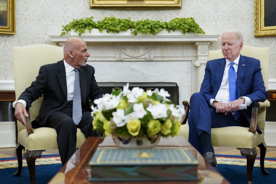 Αφγανιστάν: Το τελευταίο τηλεφώνημα - Τι είπε ο Biden στον πρόεδρο Ghani πριν τον ρίξουν οι Ταλιμπάν
