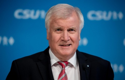 Γερμανία: Παραιτήθηκε από πρωθυπουργός της Βαυαρίας ο Seehofer - Αναλαμβάνειτο υπ. Εσωτερικών