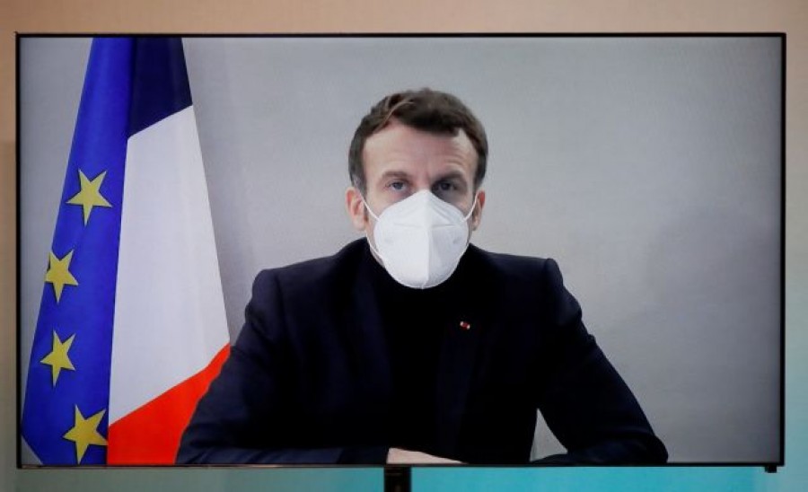 Macron (Γαλλία): Σημάδια βελτίωσης παρουσιάζει η υγεία του - Με αργούς ρυθμούς συνεχίζει να εργάζεται
