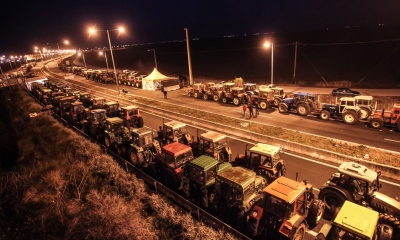 Ξεσηκωμός κατά Μητσοτάκη: Κόβουν την Ελλάδα στα δύο οι αγρότες, κλιμάκωση με μπλόκα σε δρόμους και τελωνεία - Οργή για τις απειλές ΝΔ