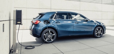 Mercedes-Benz: Υβριδικές A-Class και B-Class που μπαίνουν και στην πρίζα!