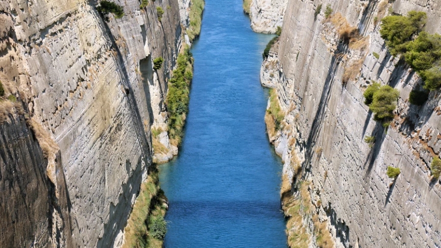 Τραγωδία στον Ισθμό Κορίνθου: Άνδρας έπεσε από τη γέφυρα