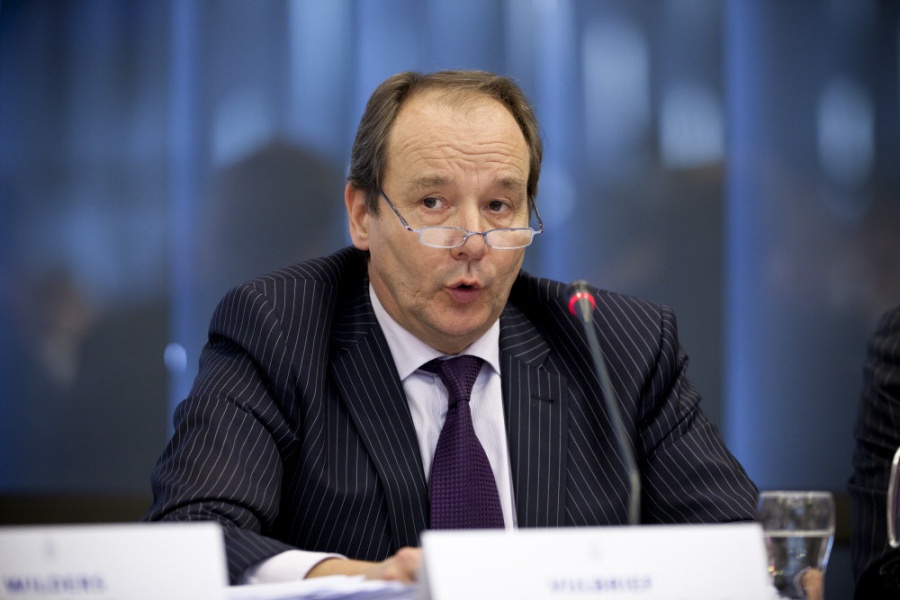 Vijlbrief (EWG): Θολώνει η καθαρή έξοδος από τα μνημόνια – Ενισχυμένη εποπτεία τα πρώτα χρόνια μετά το πρόγραμμα