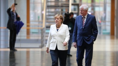 Γερμανία: Καμία προσέγγιση στο εσωτερικό της κυβέρνησης Merkel για το προσφυγικό