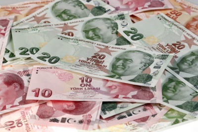 Συνεχίζεται η κατακρήμνιση της τουρκικής λίρας – Στις 5,1125 λίρες/δολ.