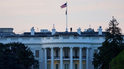 Guardian: Ασυνήθιστη επικοινωνία ανθρώπου του Trump με ξένη υπηρεσία πληροφοριών