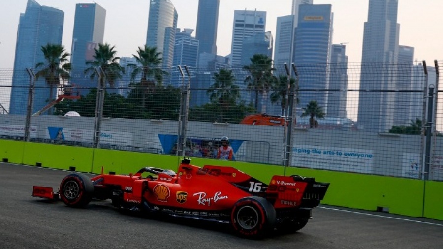 F1: Την  τρίτη κατά σειρά pole position κατέκτησε ο Leclerc στη Σιγκαπούρη