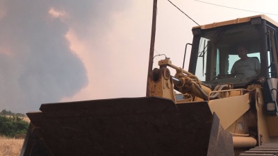 Αντιπυρική ζώνη έξω από τα Ψαχνά δημιουργεί η Πυροσβεστική