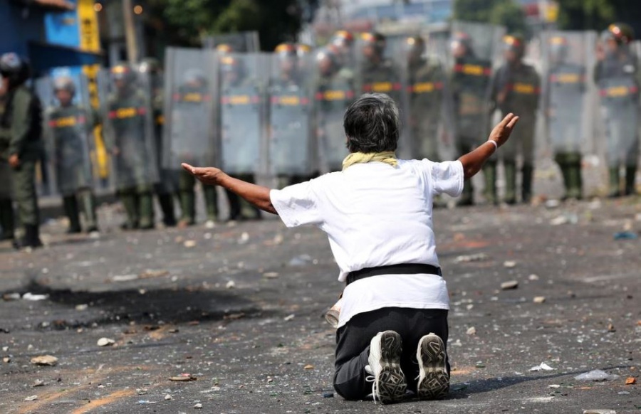Βενεζουέλα: Συγκρούσεις ανάμεσα σε στρατιωτικούς και πολίτες στα σύνορα με την Κολομβία