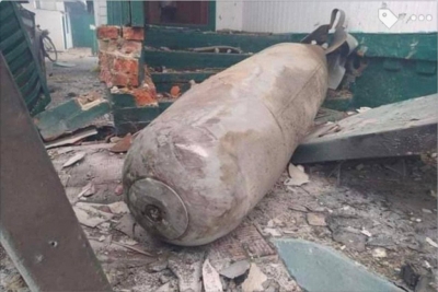Πόλεμος στην Ουκρανία: «Ρωσική βόμβα 500 κιλών έπεσε σε κτίριο κατοικιών» λέει ο ουκρανός ΥΠΕΞ