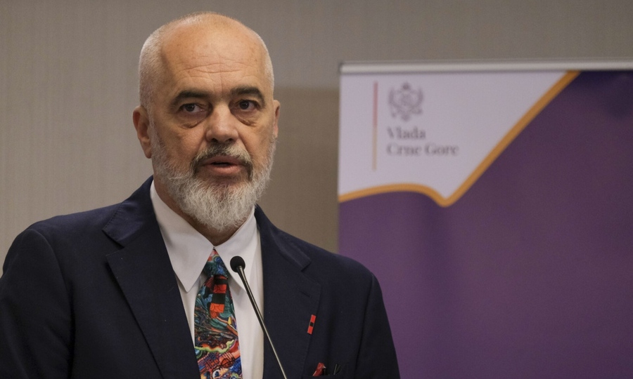 Εκβιασμός Rama στους Χειμαρριώτες: Μην δηλώνετε Έλληνες, δεν είναι προς το συμφέρον σας – Μοίρασε παράνομα τίτλους ιδιοκτησίας