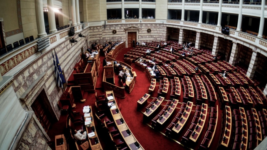Ιδιωτικά ΑΕΙ: Καθυστέρηση στην ψηφοφορία λόγω ... Κωνσταντοπούλου - H Πλεύση Ελευθερίας διαβάζει ένα προς ένα 205 άρθρα