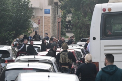 Σκάνδαλο ΟΠΕΚΕΠΕ: Με κονβόι... 25 αυτοκινήτων μεταφέρθηκαν οι συλληφθέντες στη ΓΑΔΑ