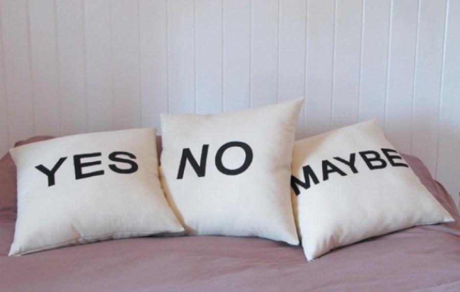 Στο ακουστικό για την έξοδο από τα μνημόνια