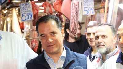Ο υπουργός Ανάπτυξης Άδωνις Γεωργιάδης κέρδισε τη μάχη του οβελία - Κάτω από τα 10 ευρώ το κιλό