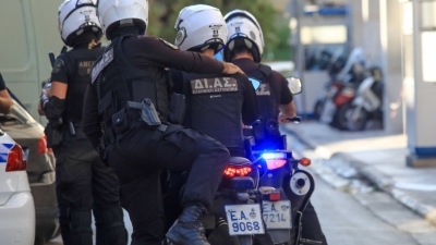 Καλπάζει η εγκληματικότητα - Συμμορία μαχαίρωσε μαθητή έξω από σχολείο στον Άγιο Παντελεήμονα