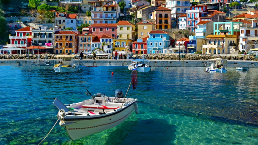 Τουρισμός: Σχεδόν στα 18 δισ. ευρώ τα έσοδα το εννεάμηνο του 2023 - Μειώθηκε η ταξιδιωτική κίνηση από τη Ρωσία κατά 3,8%